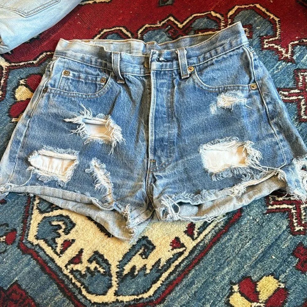 Levi’s destroyed cut off denim shorts